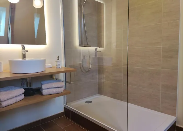 Sixties לינה וארוחת בוקר