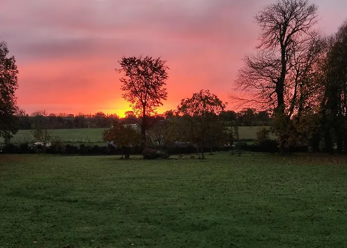 לינה וארוחת בוקר Sixties Lingevres